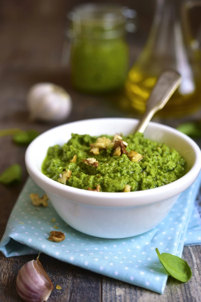 PESTO Z ORZECHAMI WŁOSKIMI