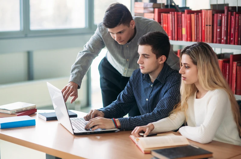 Dzień Studenta: Świętowanie Młodości, Wiedzy i Przyjaźni