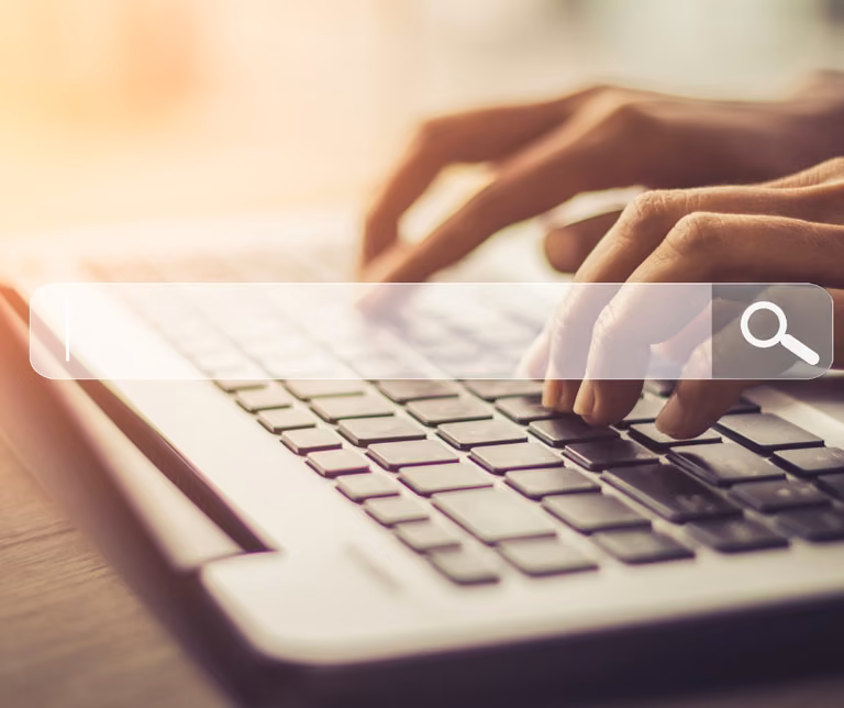 Kto odpowiada za działalność najemcy w Internecie? Odpowiedź może Cię zaskoczyć!