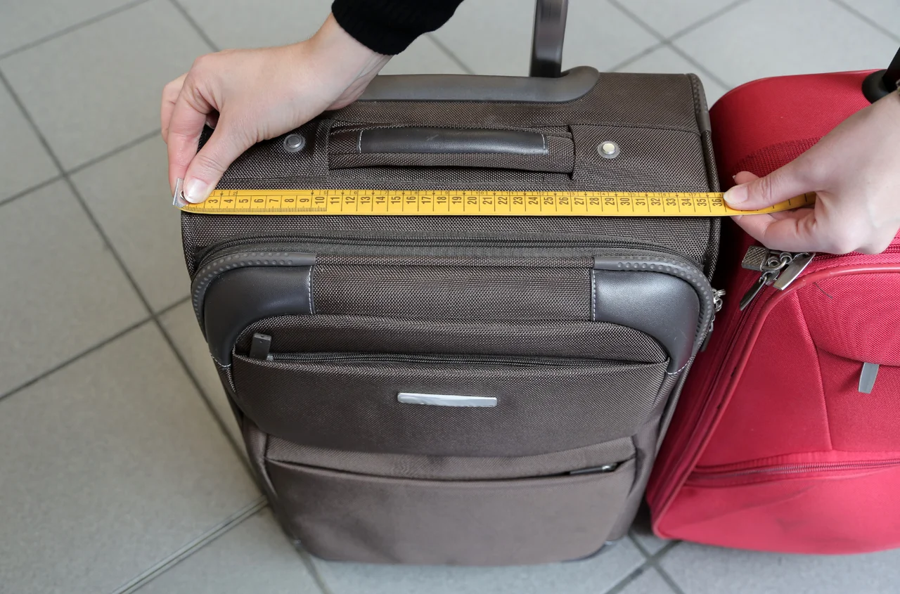 Popularne linie lotnicze zwiększają wymiar bagażu podręcznego! Nowe limity już tego lata