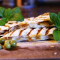 Quesadilla z kurczakiem i serem