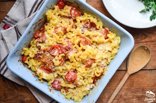 Zapiekanka makaronowa z chorizo
