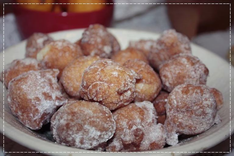 Serowe mini pączki