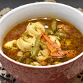 Warzywna zupa z tortellini