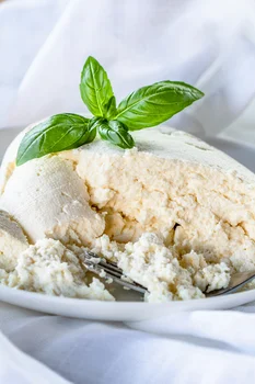 Przepyszna domowa ricotta (3 składniki)