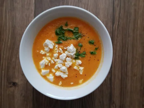 Zupa krem z marchewki z serem feta