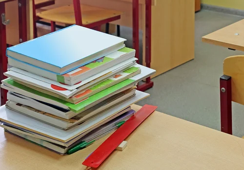 Ogłoszono nowe kwoty dotacji na podręczniki w 2026 roku! Ten projekt ucieszy szczególnie uczniów tych klas