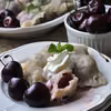 Najlepsze pierogi z czereśniami ze śmietaną i cukrem