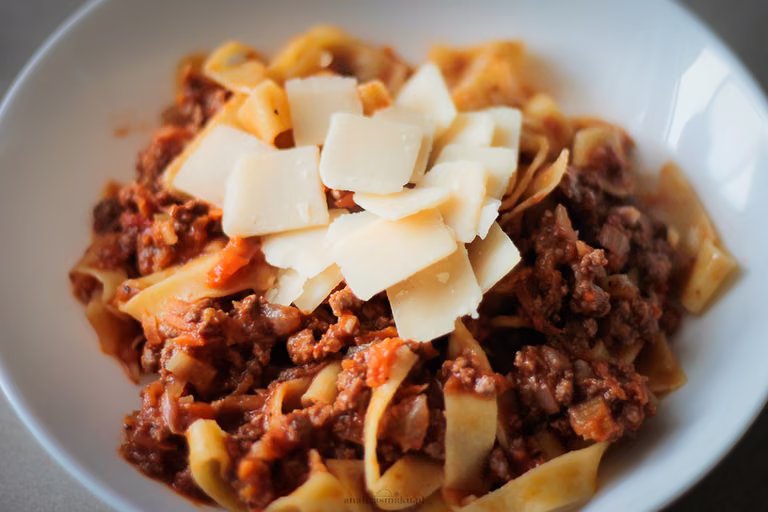 Tagliatelle w sosie bolońskim