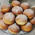Puszyste pączki nadziewane przed smażeniem