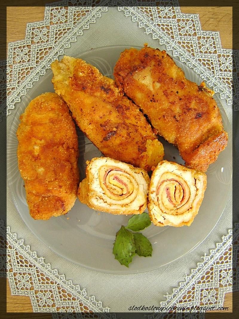 Roladki drobiowe z salami i żółtym serem
