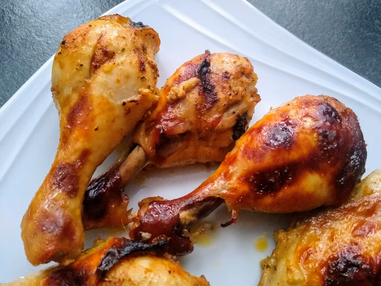 Ćwiartki kurczaka pieczone w piwie