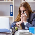Koniec z karaniem pracowników za chorobę? Ministerstwo Pracy pracuje nad nowymi przepisami!