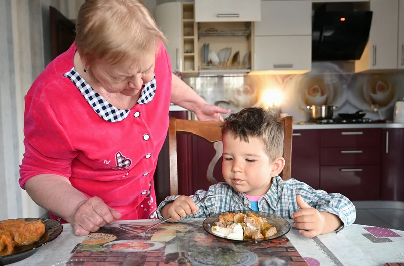 Dodatkowe 14 dni opieki dla babci lub dziadka nad chorym wnukiem! Trzeba spełnić ten warunek