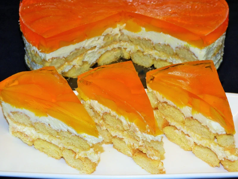 Ciasto na zimno z mascarpone i brzoskwiniami
