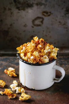 Karmelowy popcorn