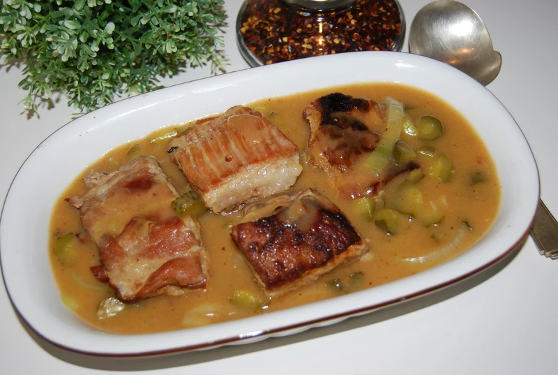 Żeberka jarmarczne duszone