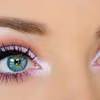 Rozświetlający make up w różu