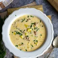 Zupa porowo-serowa z mięsem mielonym