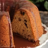 Miodowa babka z daktylami