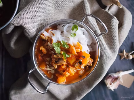 Curry z kurczakiem, dynią i masłem orzechowym