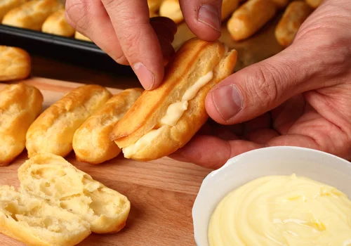 Jak zrobić nadzienie do eklerków jak z najlepszej cukierni? Oto sekret cukierników!