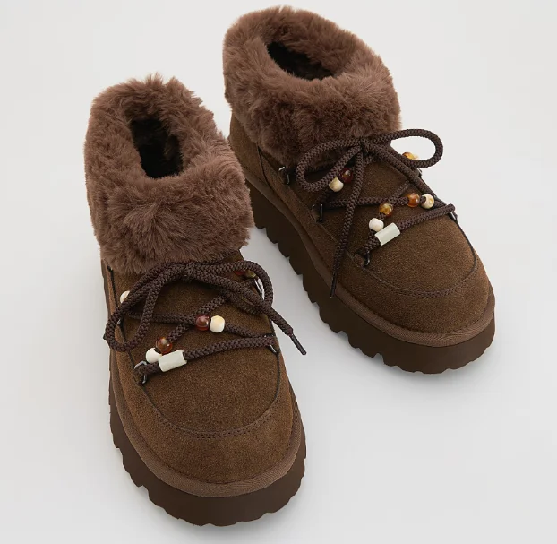 Zdjęcie Te śniegowce z Reserved robią furorę wśród Polek! Mega wygodne i ciepłe, a wygląd przyciąga wzrok #3