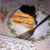 Jogurtowy omlet z corn flakes i konfiturą jagodową