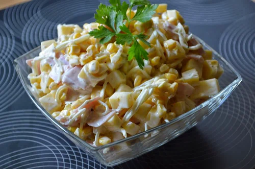 Sałatka z selerem konserwowym