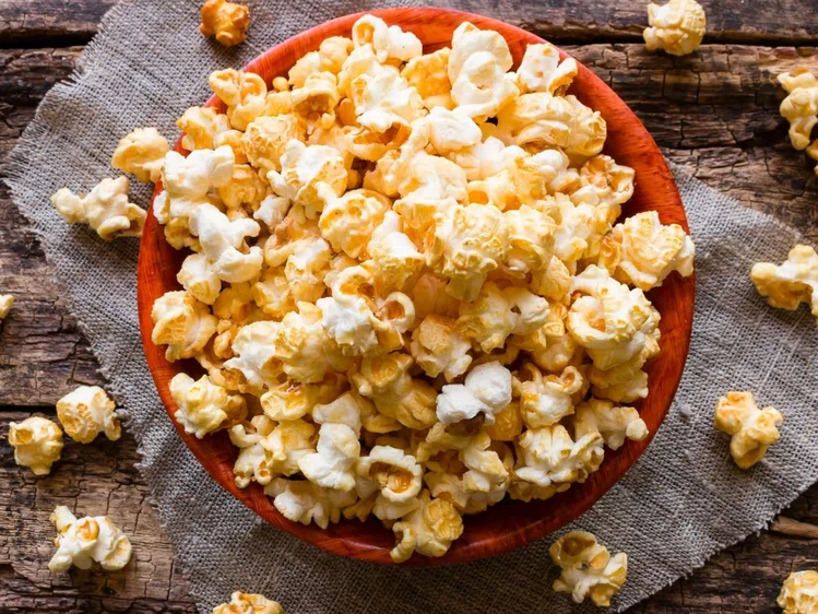 Zdjęcie Popcorn z patelni. Genialny trik! Wystarczy folia aluminiowa #1