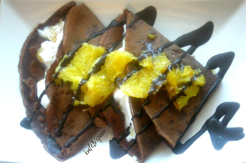 Kakaowe naleśniki z kandyzowanymi pomarańczami – Cocoa pancakes with candied oranges