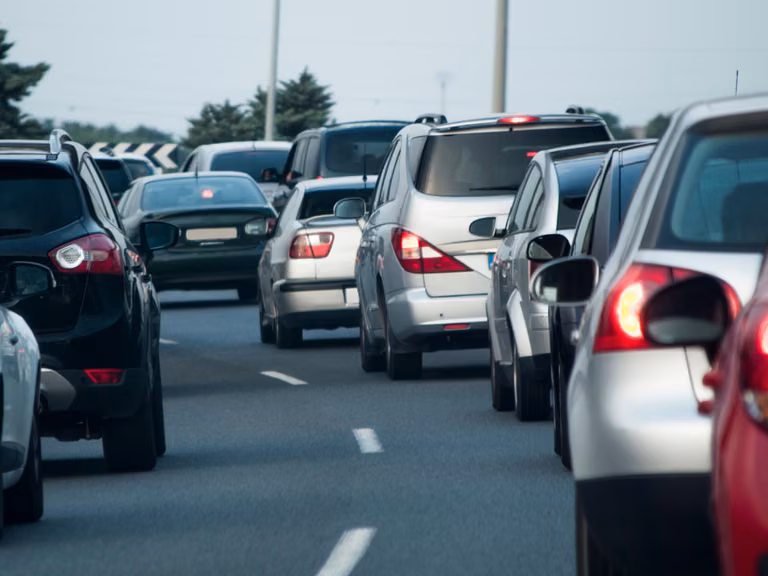 Zaskakujące wieści z rynku motoryzacyjnego: czy rewolucja zostanie opóźniona?