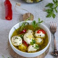Mini mozzarelle marynowane w oliwie z ziołami