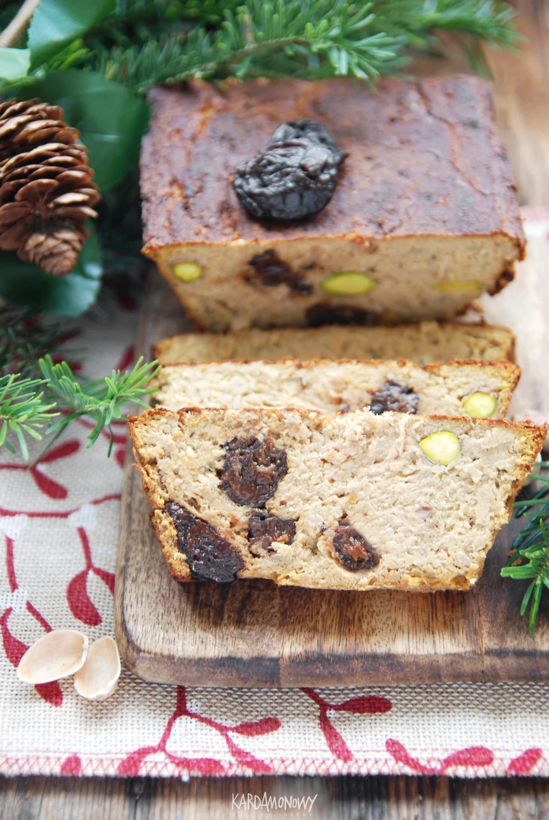 Pasztet ze śliwkami i pistacjami