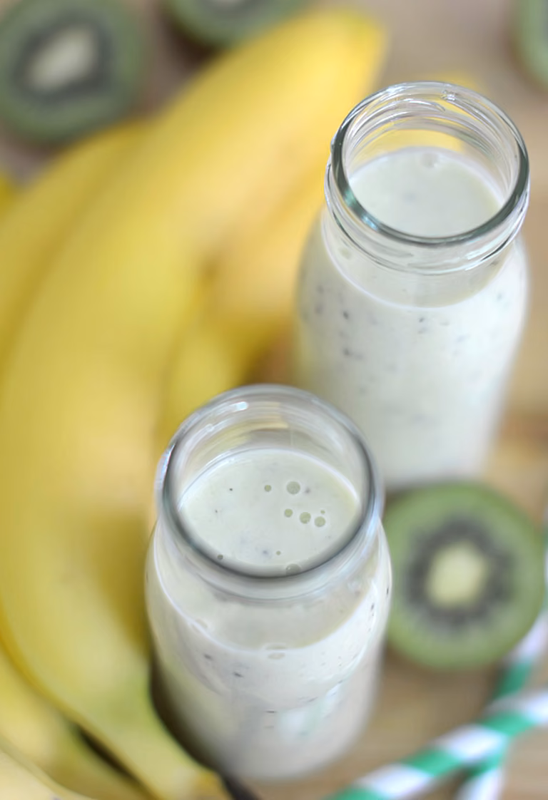 Smoothie z kiwi i bananów na ożywcze śniadanie
