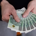 ZUS może wypłacić nawet 29 tys. złotych! Pieniądze przepadają, bo niewiele osób składa odpowiednie wnioski