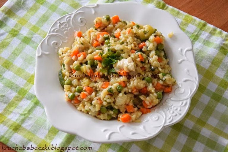 Risotto z groszkiem, marchewką i kurczakiem