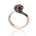 Pierścionek z rubinem