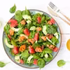 Szpinakowa sałatka z łososiem, avocado i grapefruitem