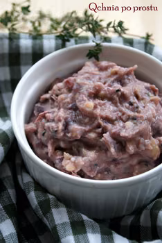 Pasta z fasoli z czarnuszką i tymiankiem