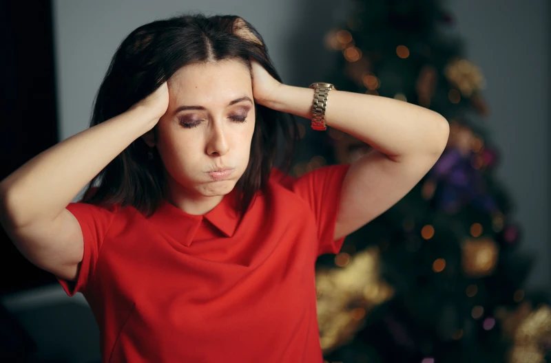 „Teść puścił bąka przy kolędzie i wszyscy udawali, że nic się nie stało. Dziękuję, więcej nie przyjdę” — pisze Natalia [LIST]