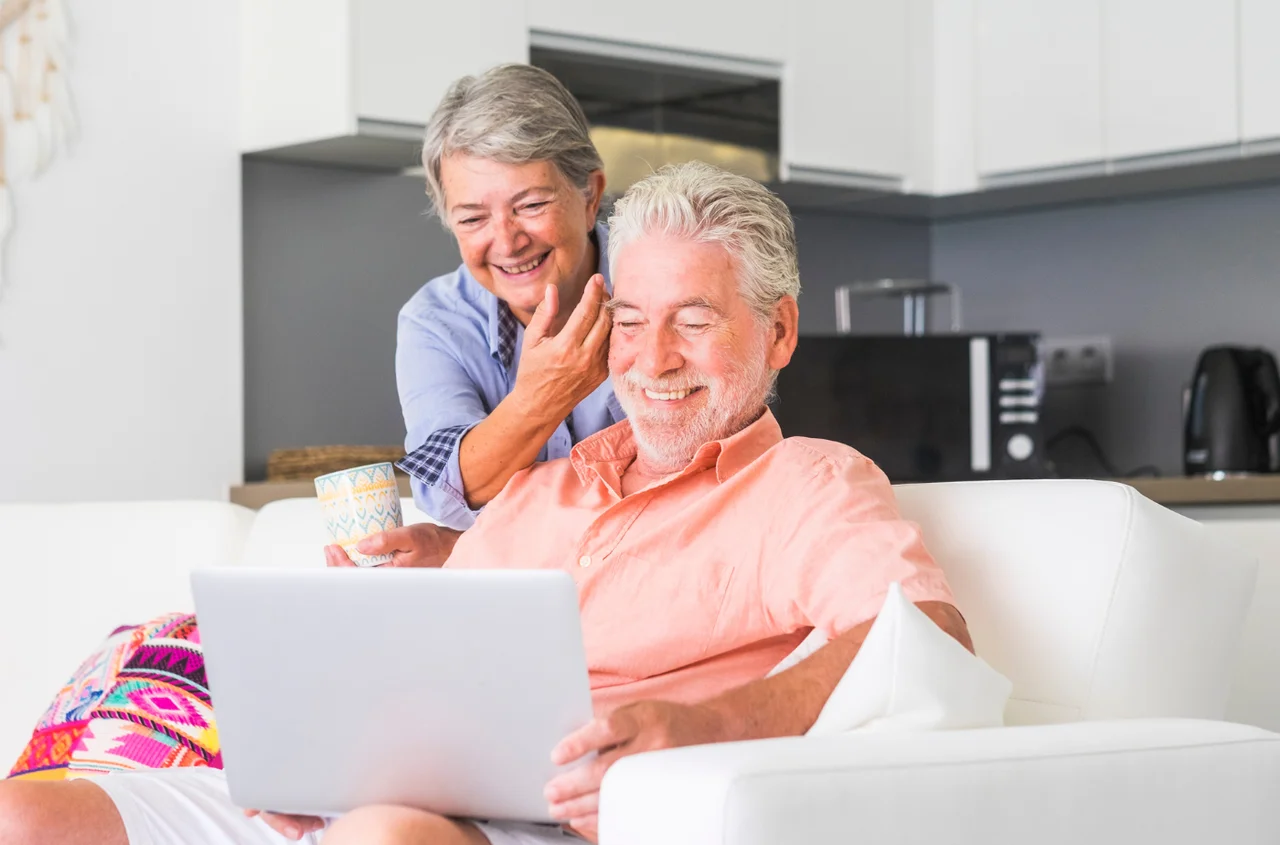 Kolejna transza 14. emerytury jeszcze przed weekendem! Do piątku na konta trafi ponad 1,6 mld zł