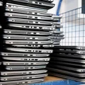 Laptopy za miliony kurzą się w magazynach! Rząd ogłasza konkurs na zgarnięcie 15 tys. urządzeń