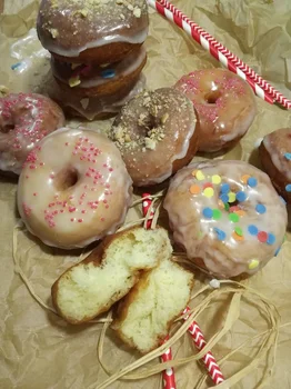 DONATY PĄCZKI Z DZIURKĄ