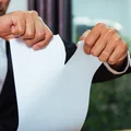 Reforma ważna dla tysięcy Polaków odwołana! Decyzja premiera wbrew woli Unii Europejskiej