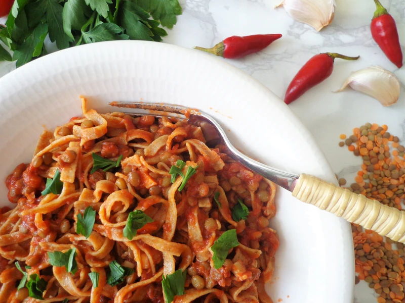 Tagliatelle z ragout z soczewicy