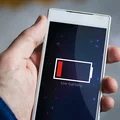 Jak zadbać o długą pracę baterii w telefonie? Google zna odpowiedź!