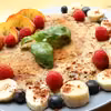Słodki omlet z owocami