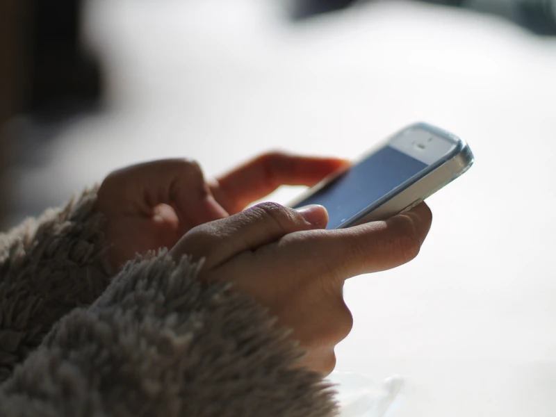 Ważna zmiana dla milionów Polaków! Nowa funkcja w smartfonie może uratować życie!
