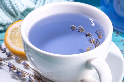 Zalej roślinę z ogrodu wrzątkiem!  Przygotuj naturalną miksturę na sen i relaks!